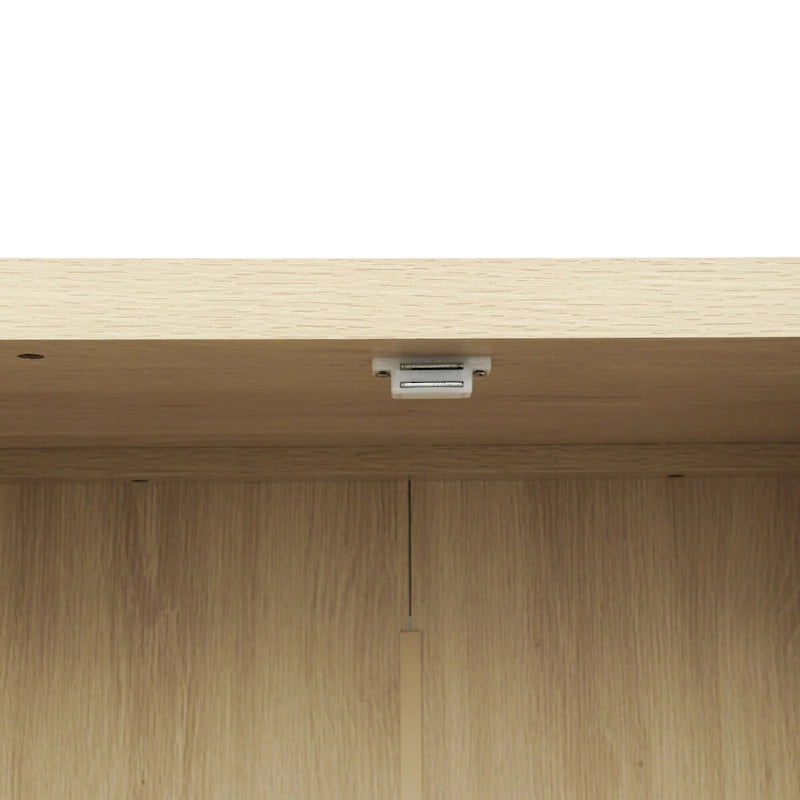 Armoire 4 portes avec 1 tiroir et 4 étagères intérieures réglables